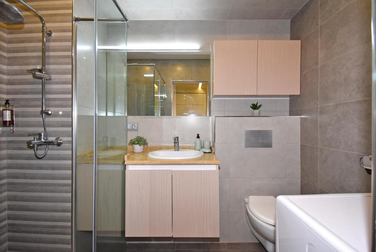 Home4You Apartments On Koghbatsi Jerevan Exteriör bild