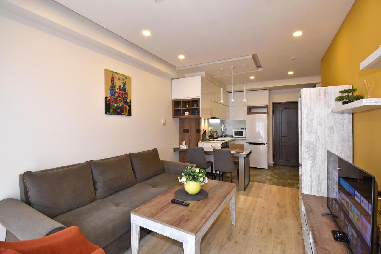 Home4You Apartments On Koghbatsi Jerevan Exteriör bild