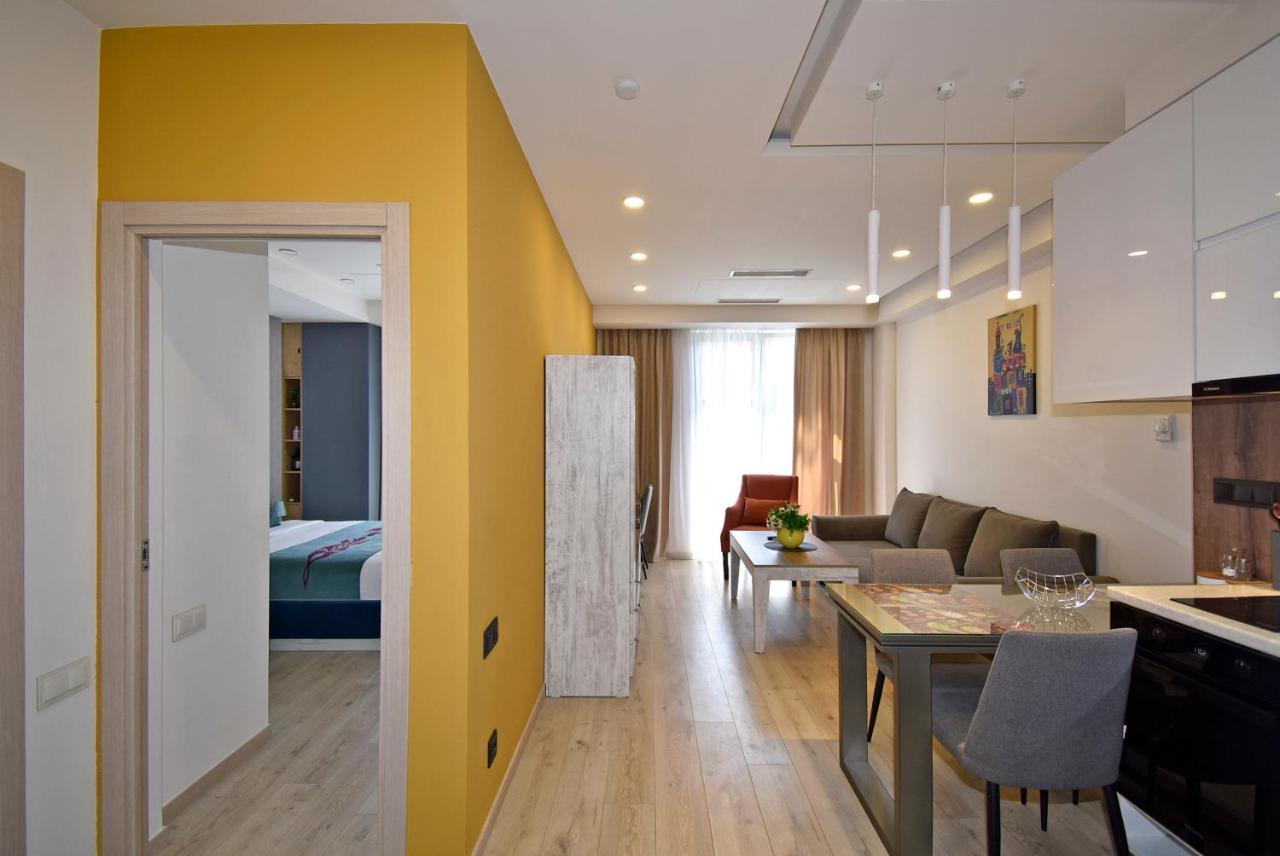 Home4You Apartments On Koghbatsi Jerevan Exteriör bild