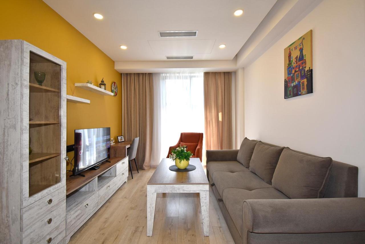 Home4You Apartments On Koghbatsi Jerevan Exteriör bild