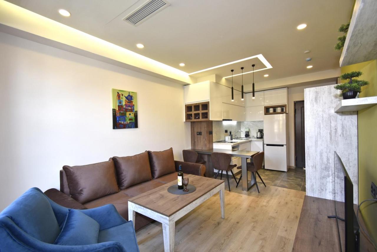 Home4You Apartments On Koghbatsi Jerevan Exteriör bild